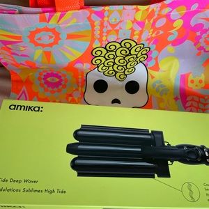AMIKA high tide deep waver new in box comes with bag